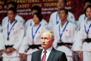 Vladimir Putin fråntogs judotiteln efter invasionen av Ukraina