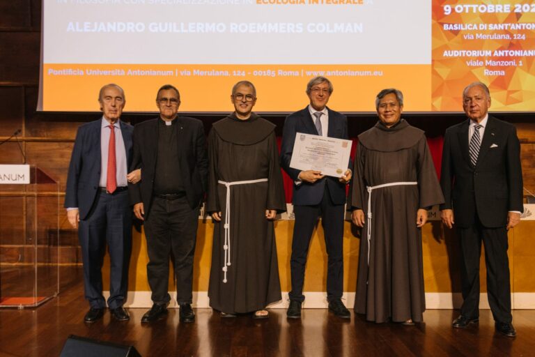 Alejandro Guillermo Roemmers tar emot hedersdoktor i Rom: En ambassadör för universellt broderskap